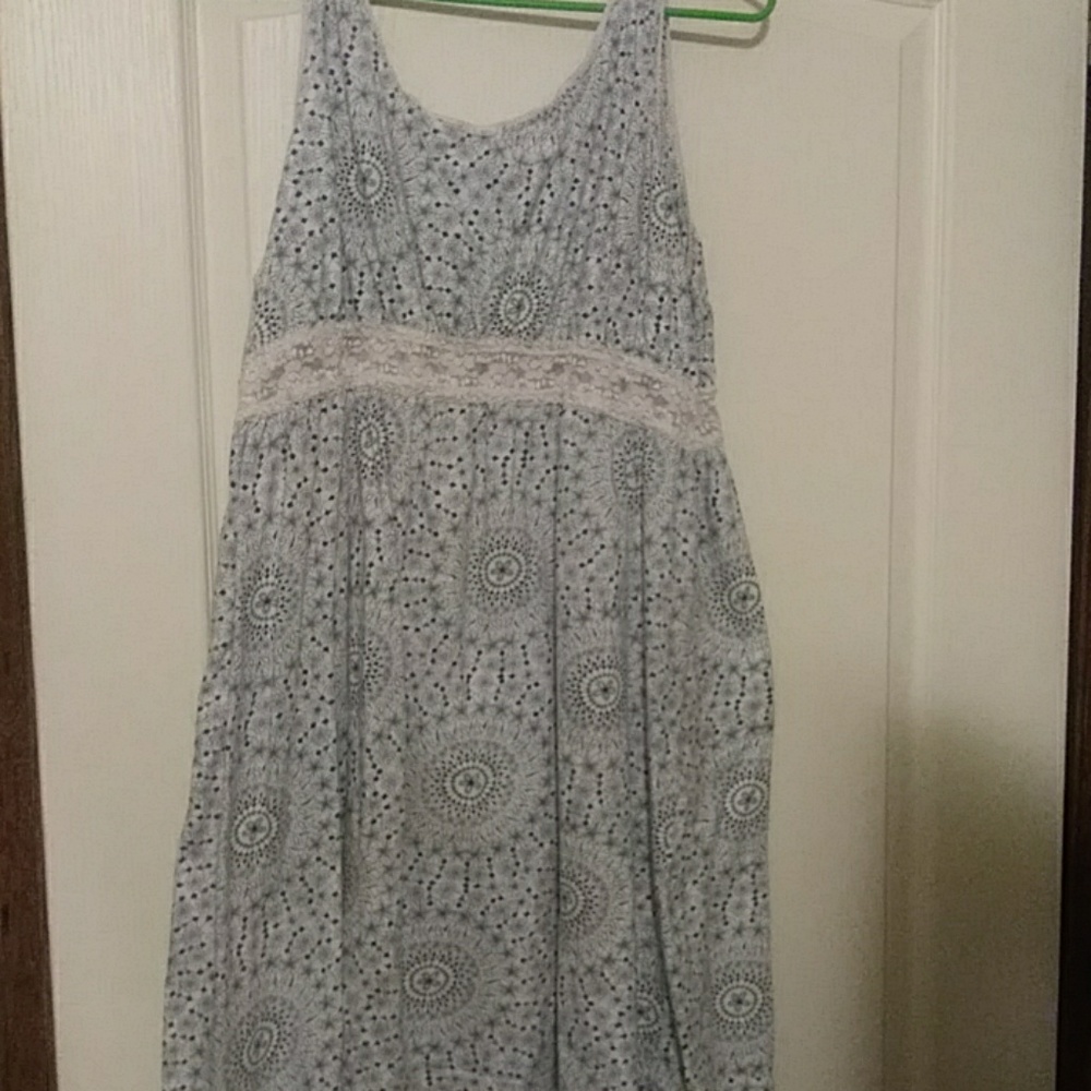 Carole hochman. Sleeveless v neck dress